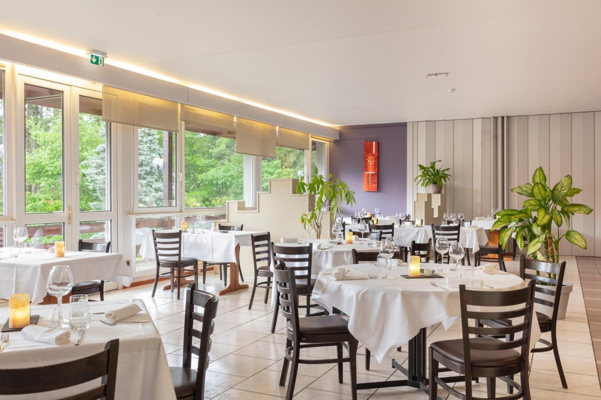 Hotel Restaurant La Vallee Noble, Proche Eguisheim Colmar ゾウルツマット エクステリア 写真