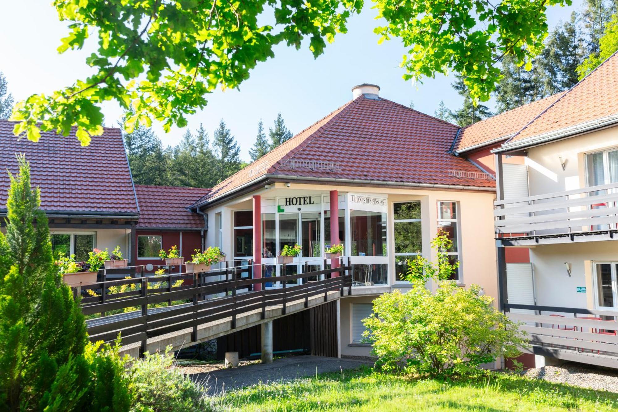 Hotel Restaurant La Vallee Noble, Proche Eguisheim Colmar ゾウルツマット エクステリア 写真