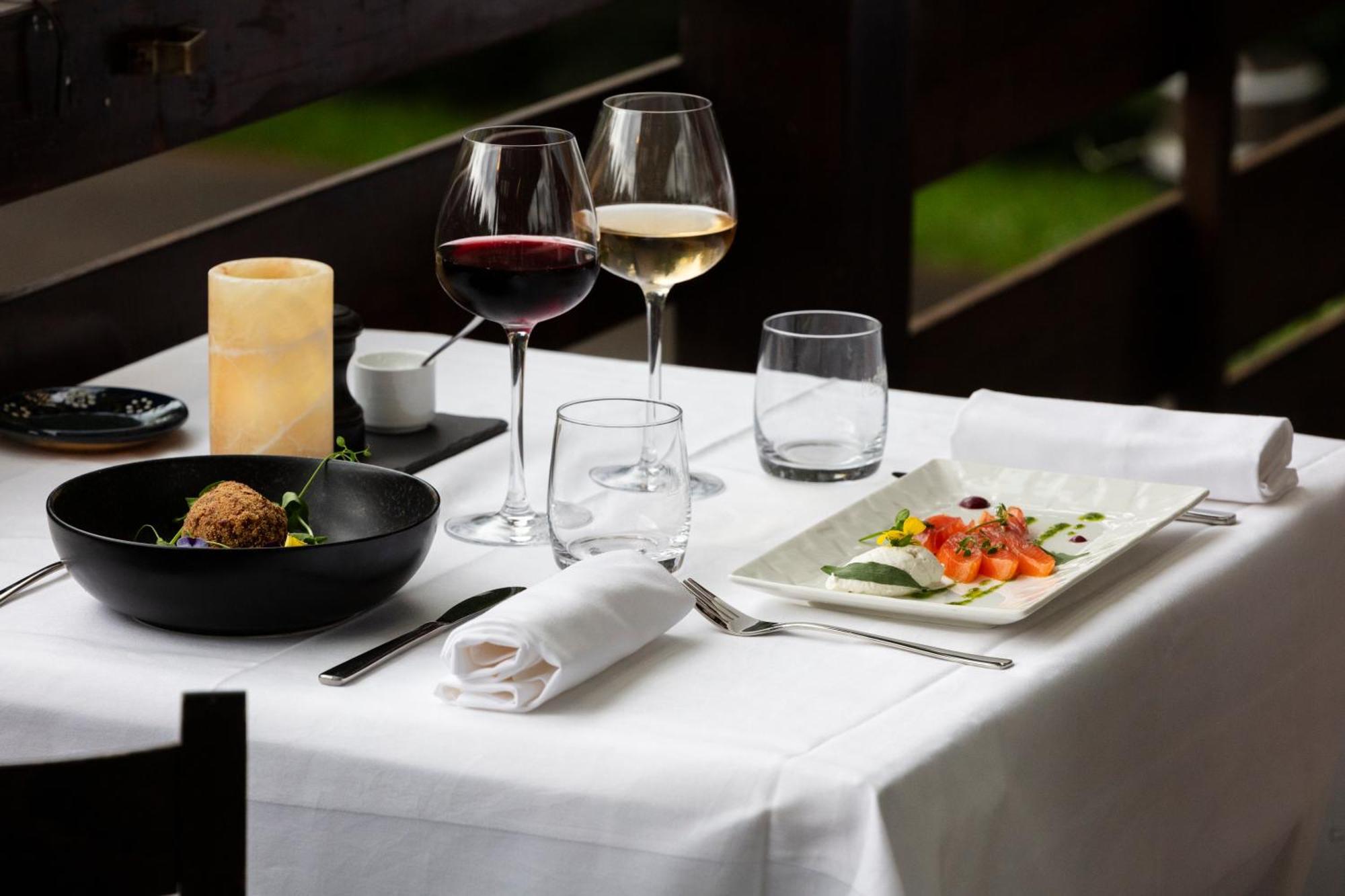 Hotel Restaurant La Vallee Noble, Proche Eguisheim Colmar ゾウルツマット エクステリア 写真