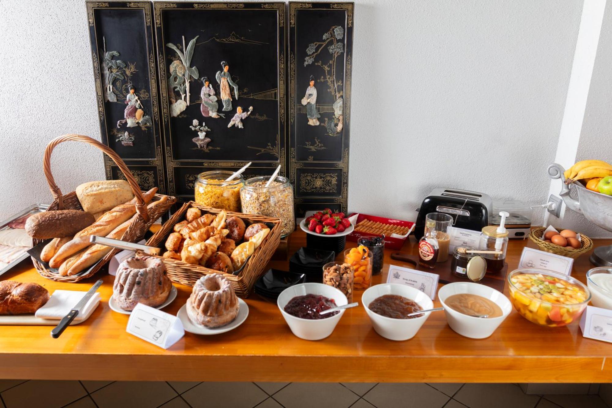 Hotel Restaurant La Vallee Noble, Proche Eguisheim Colmar ゾウルツマット エクステリア 写真