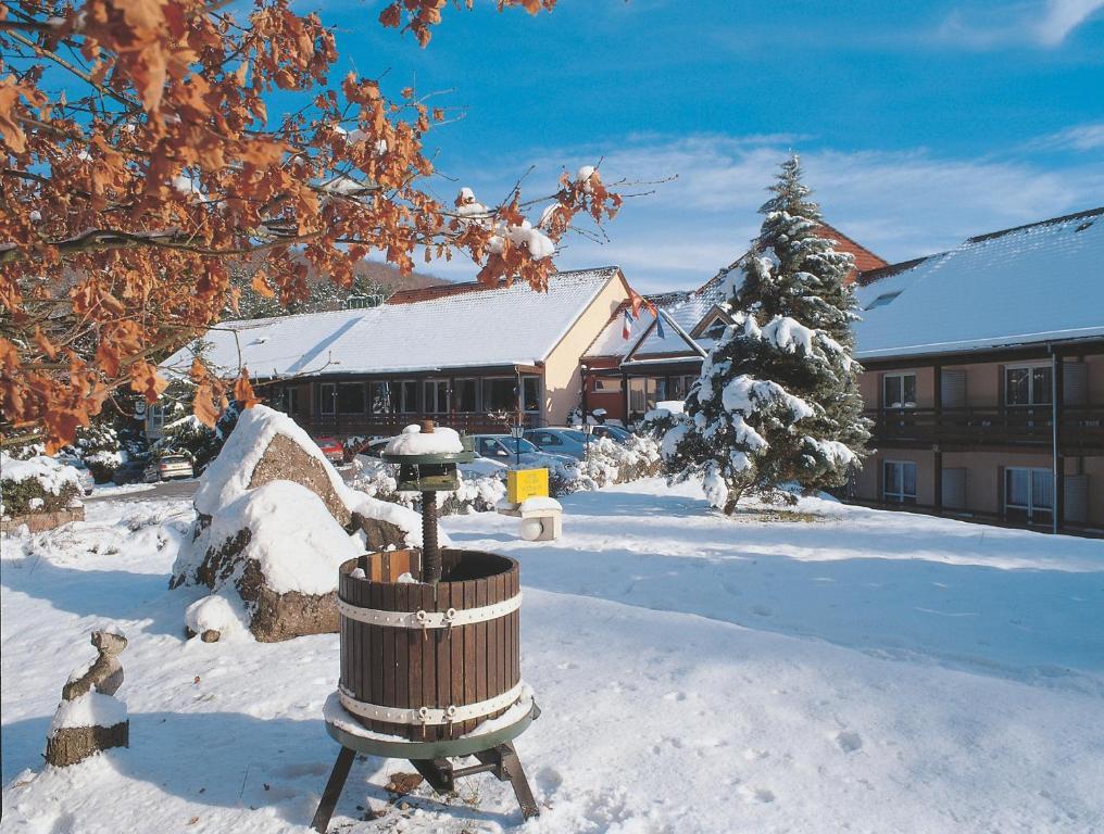Hotel Restaurant La Vallee Noble, Proche Eguisheim Colmar ゾウルツマット エクステリア 写真